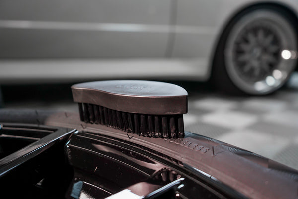 Gyeon Q2M Tire Brush - Щетка для чистки шин